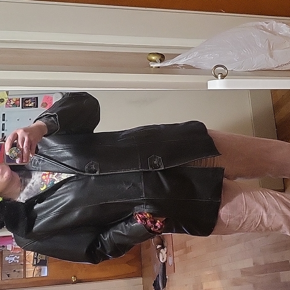 Vintage fur trim leather jacket 90s throw back! - Picture 2 of 6